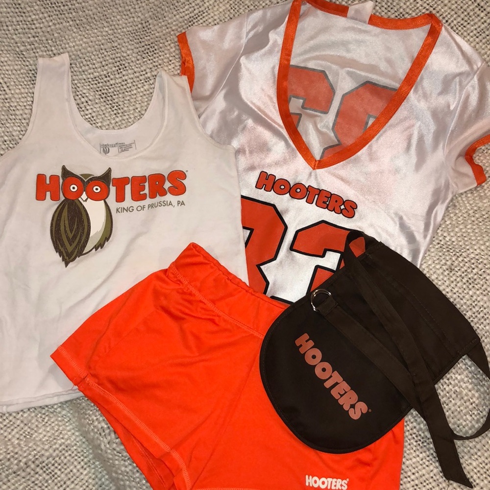 Hooters uniform & jersey.